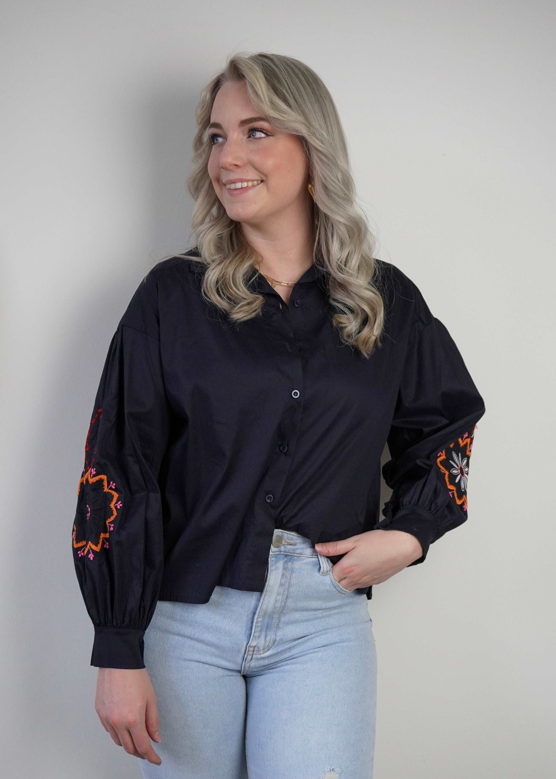 Embroidery blouse met bloemen donkerblauw | Styles And More 