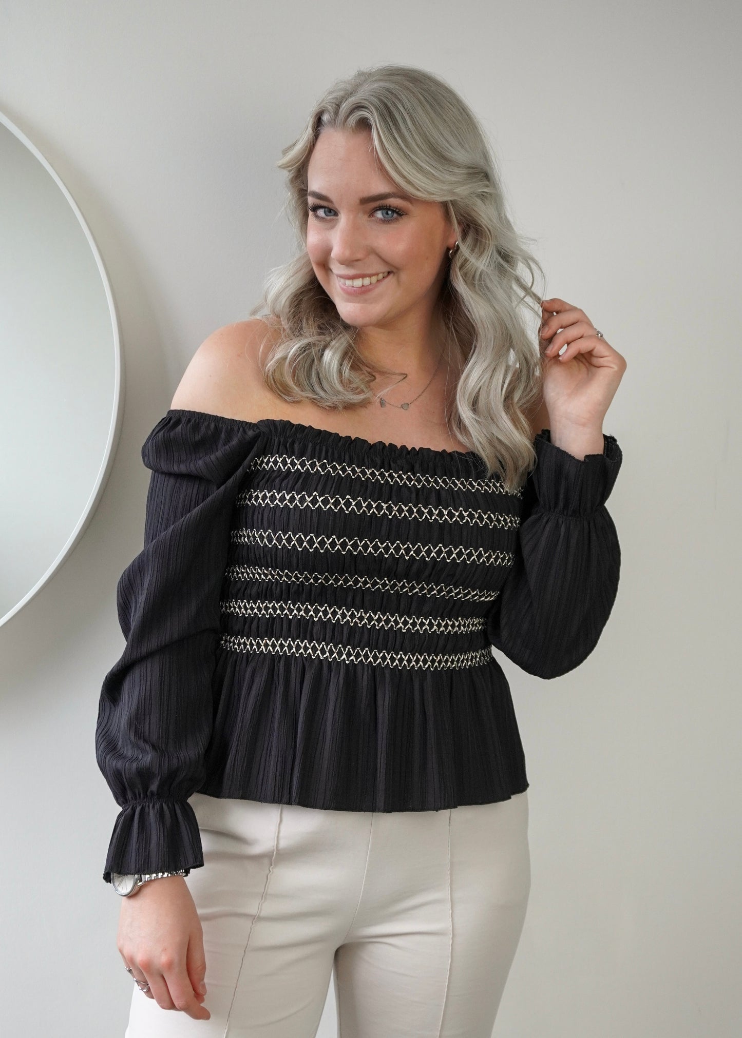 Off shoulder top zwart | Styles And More