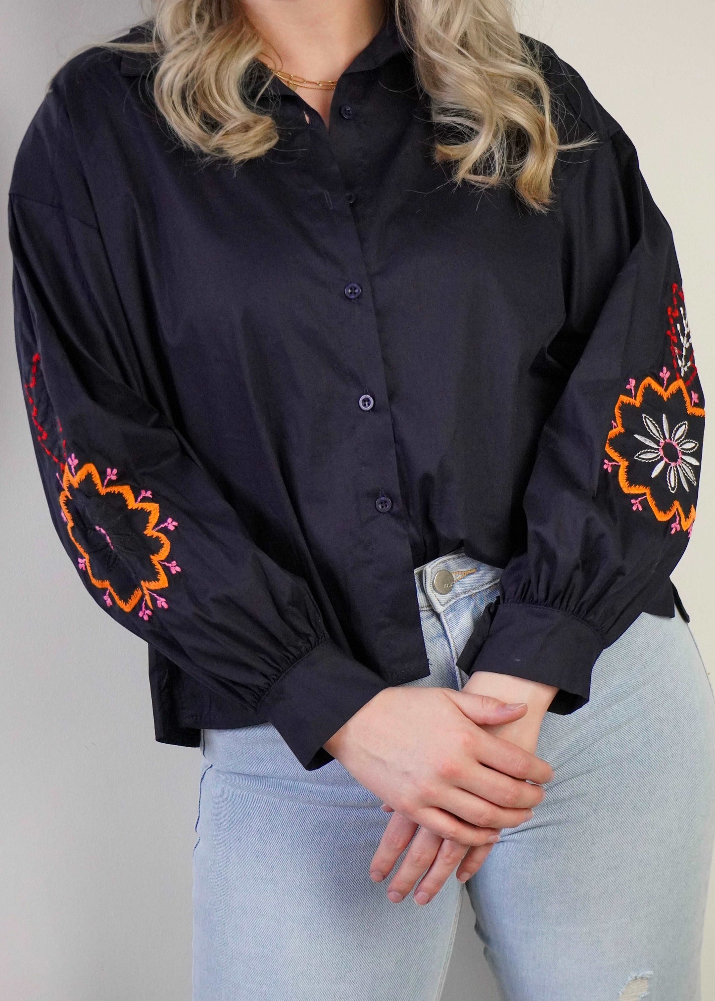 Embroidery blouse met bloemen donkerblauw | Styles And More 