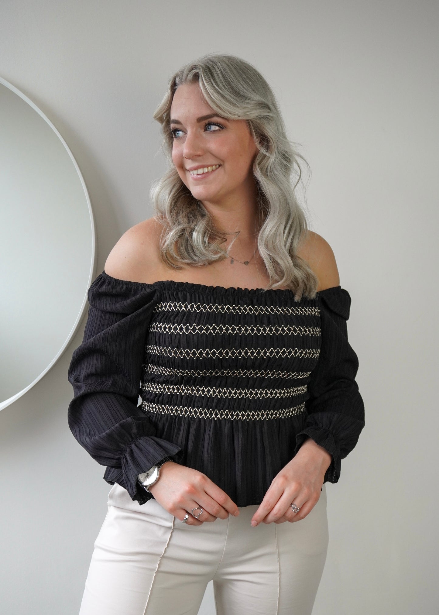 Off shoulder top zwart | Styles And More